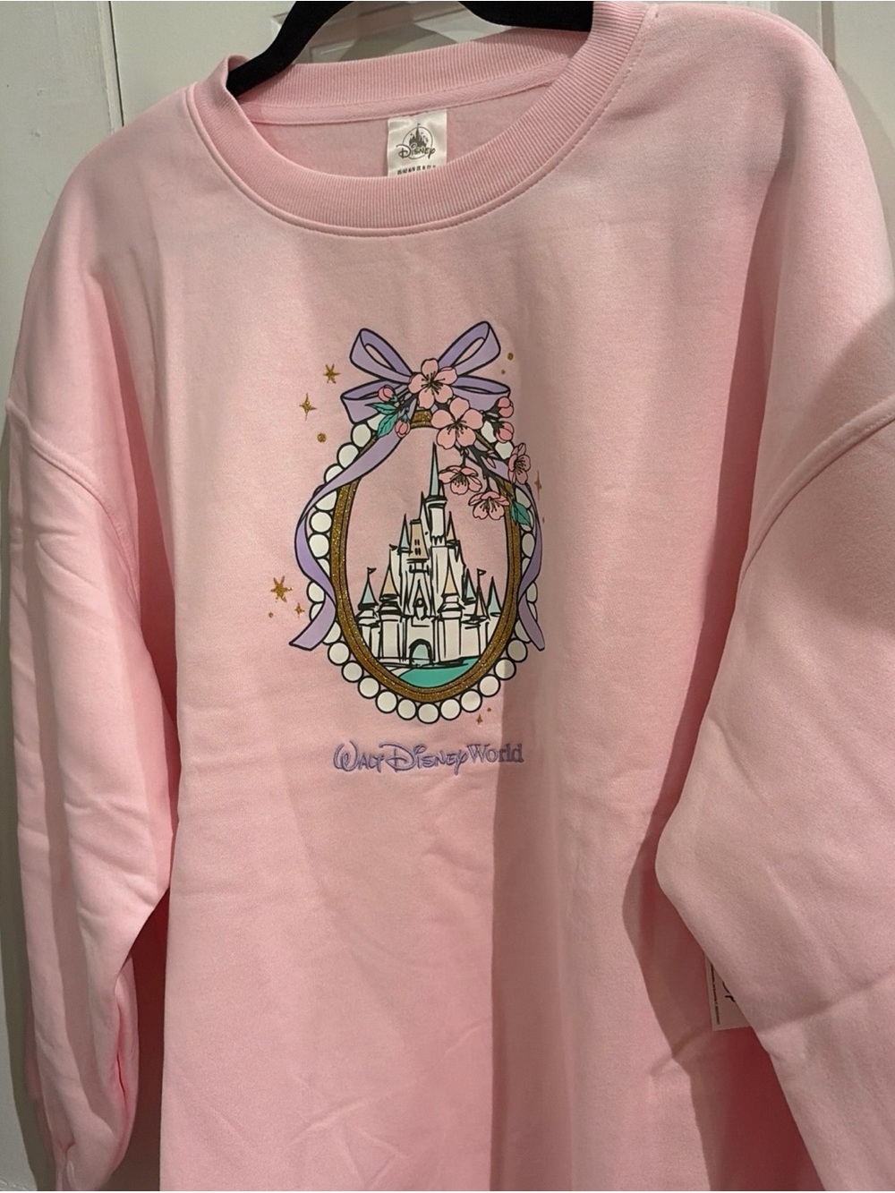 Disney Parks 2026 WDW Castle Sweatshirt Embroidered Size Medium New - Picture 2 of 7